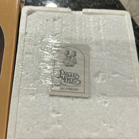 🌟IOB Precious Moments 11 piece Miniature Nativity Set E-2395 like new 🌟 - Picture 7 of 11